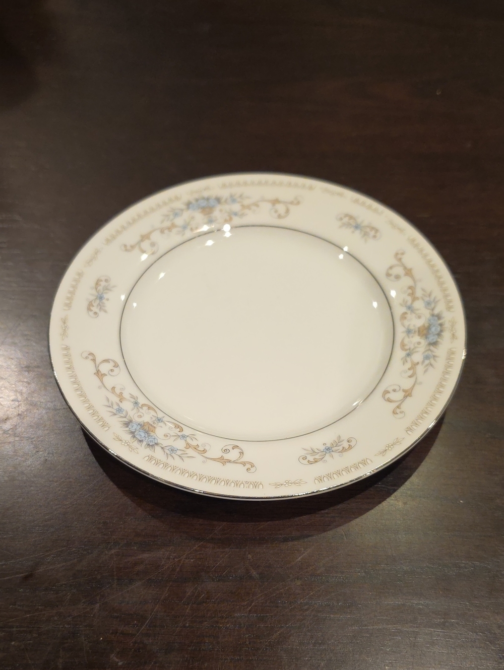 Wade "Diane" Plate Cream & Blue, Fine Porcelain China, Made In Japan